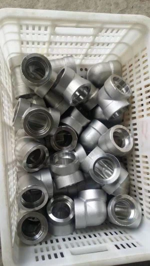 UNS N06455 2. 4610  Kovana vtičnica z navojnim komolcem Tečna kapa